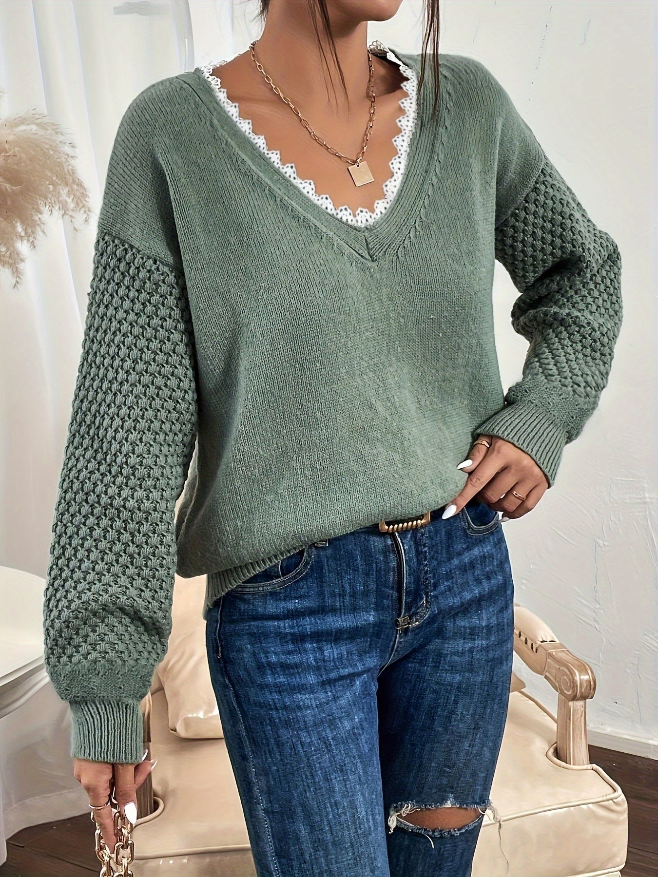 Pull en dentelle à col V