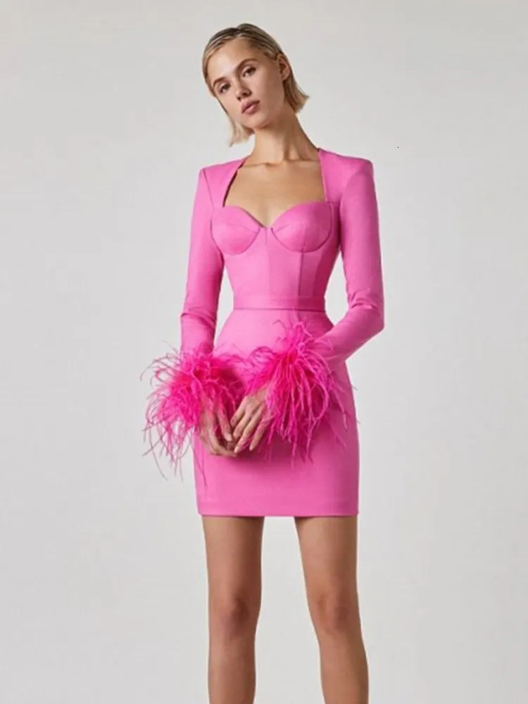 Robe à manches longues avec plumes