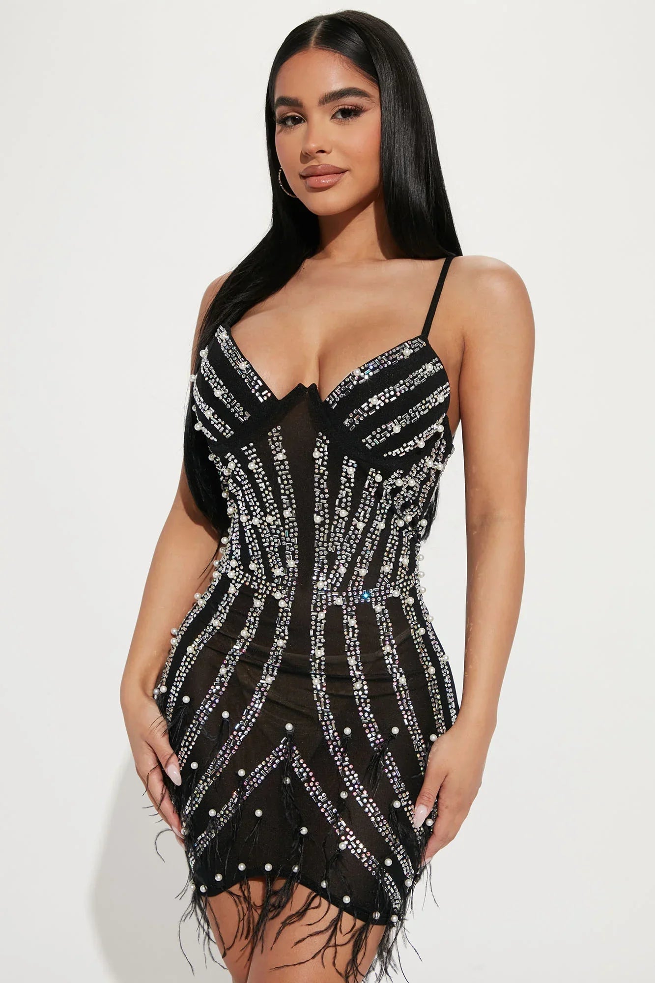 Mini-robe noire ornée