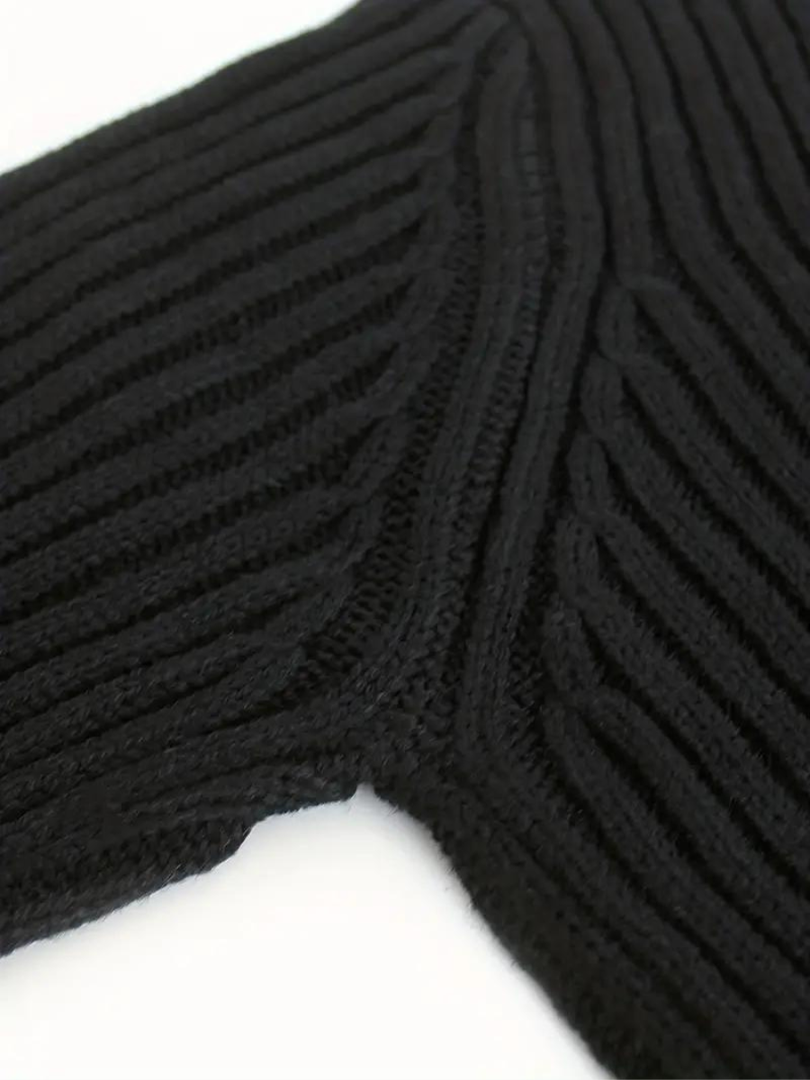 pull en maille côtelée à encolure asymétrique