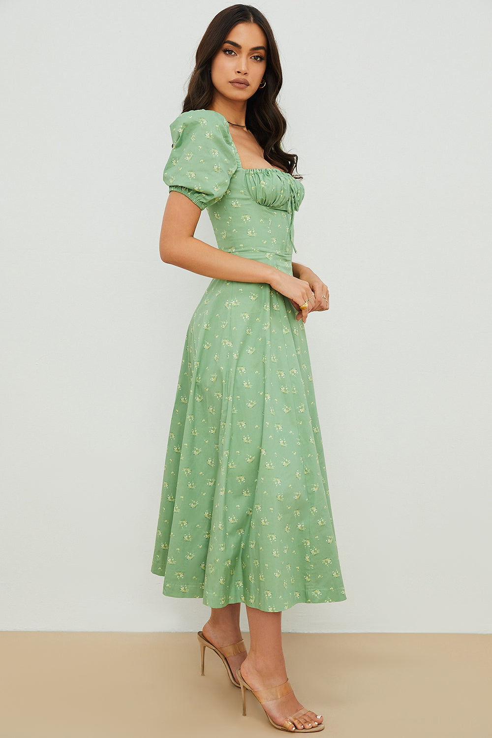 Robe d'été midi à manches bouffantes fleuries