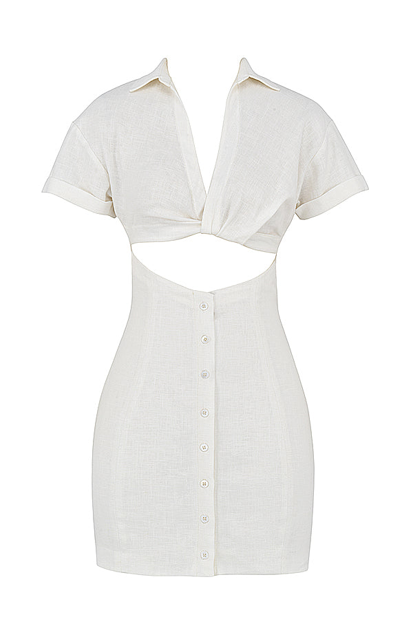 Robe chemise mini blanche avec devant torsadé et découpe