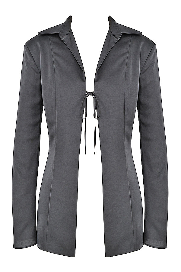 Haut ombré avec lien sur le devant pour une mini-jupe trapàze en satin