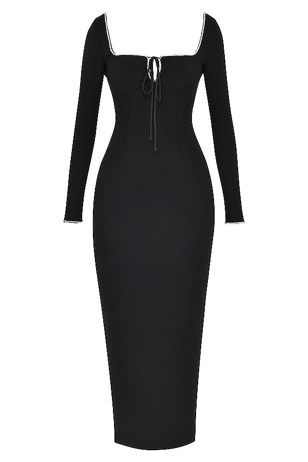 Robe longue noire ornée de cristaux