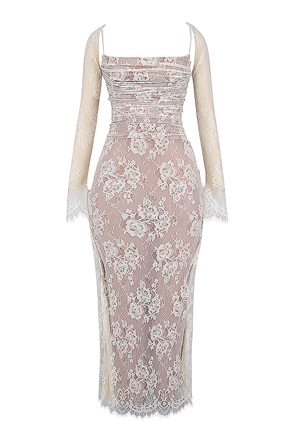 Robe longue en dentelle