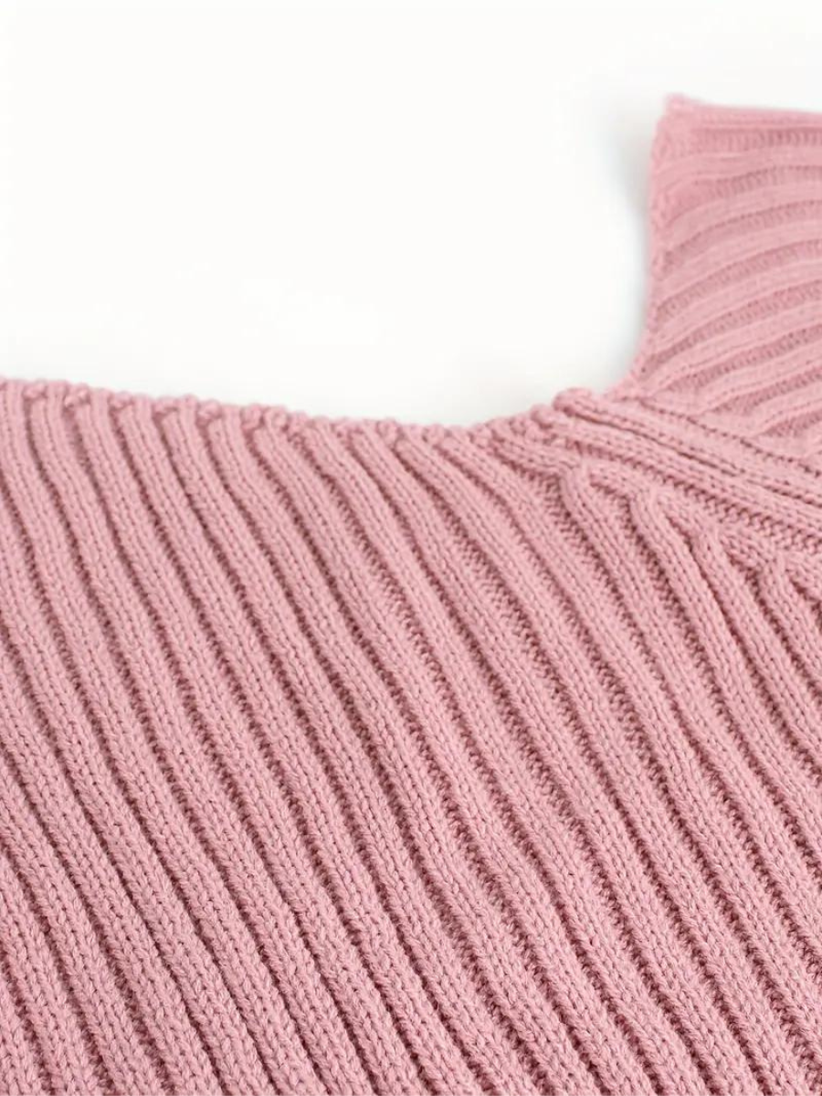 pull en maille côtelée à encolure asymétrique