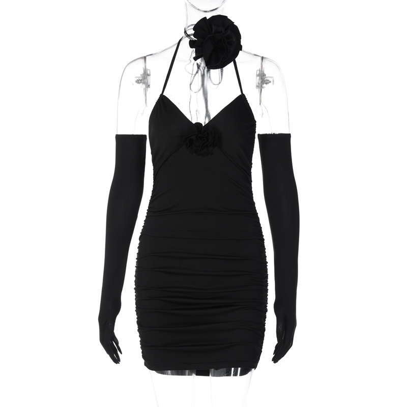 Robe fourreau rose noir avec col licou, col en V, lacets et gants