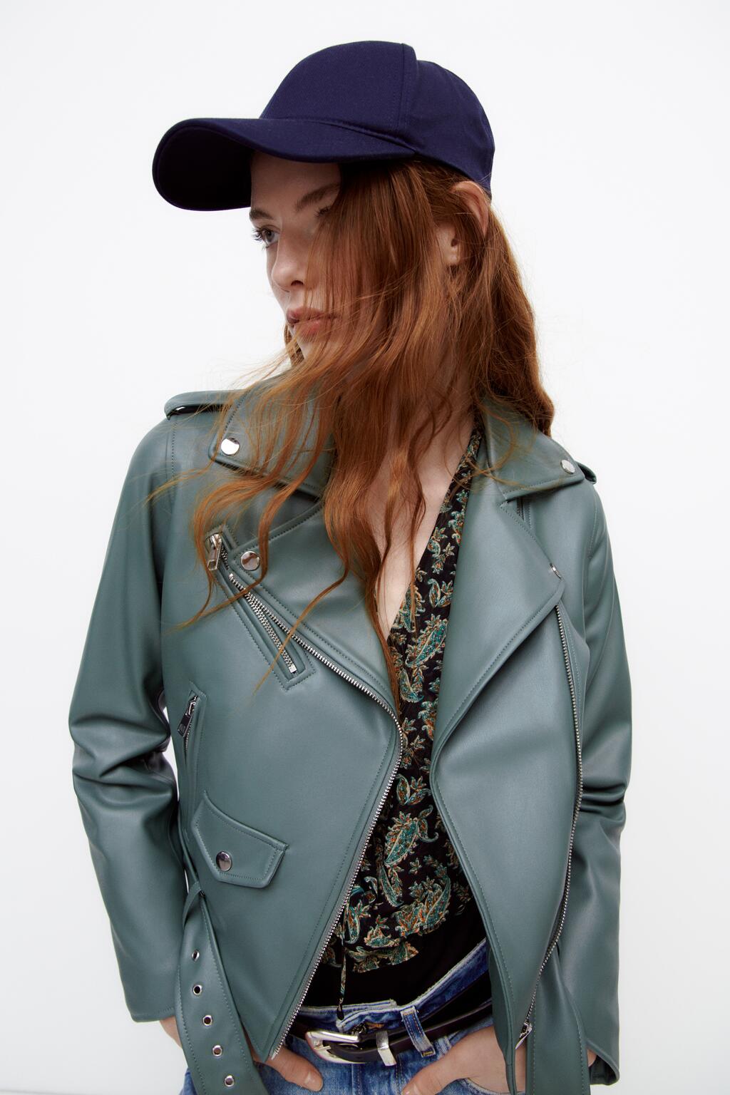 Veste en cuir élégante avec ceinture