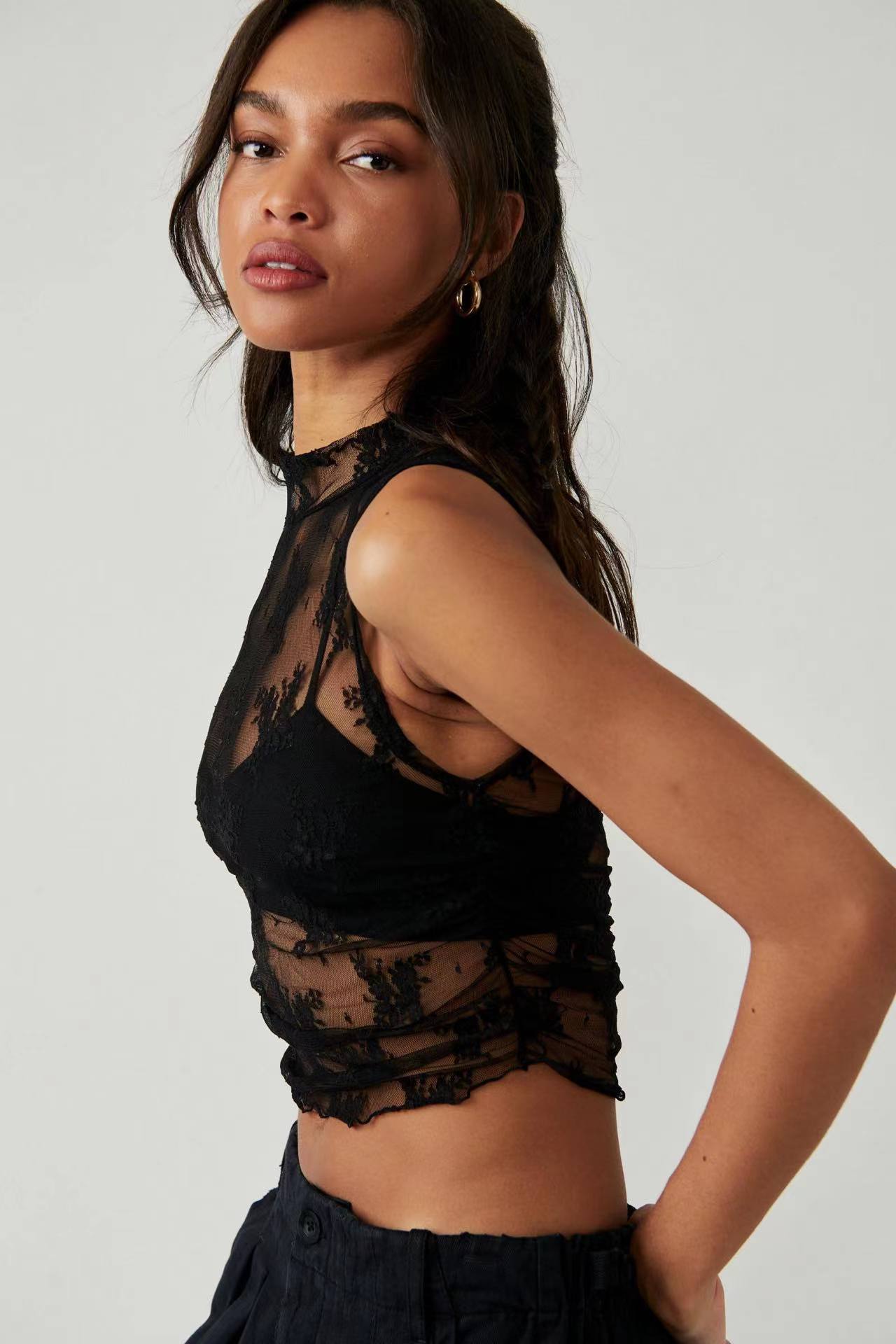 Top transparent en dentelle