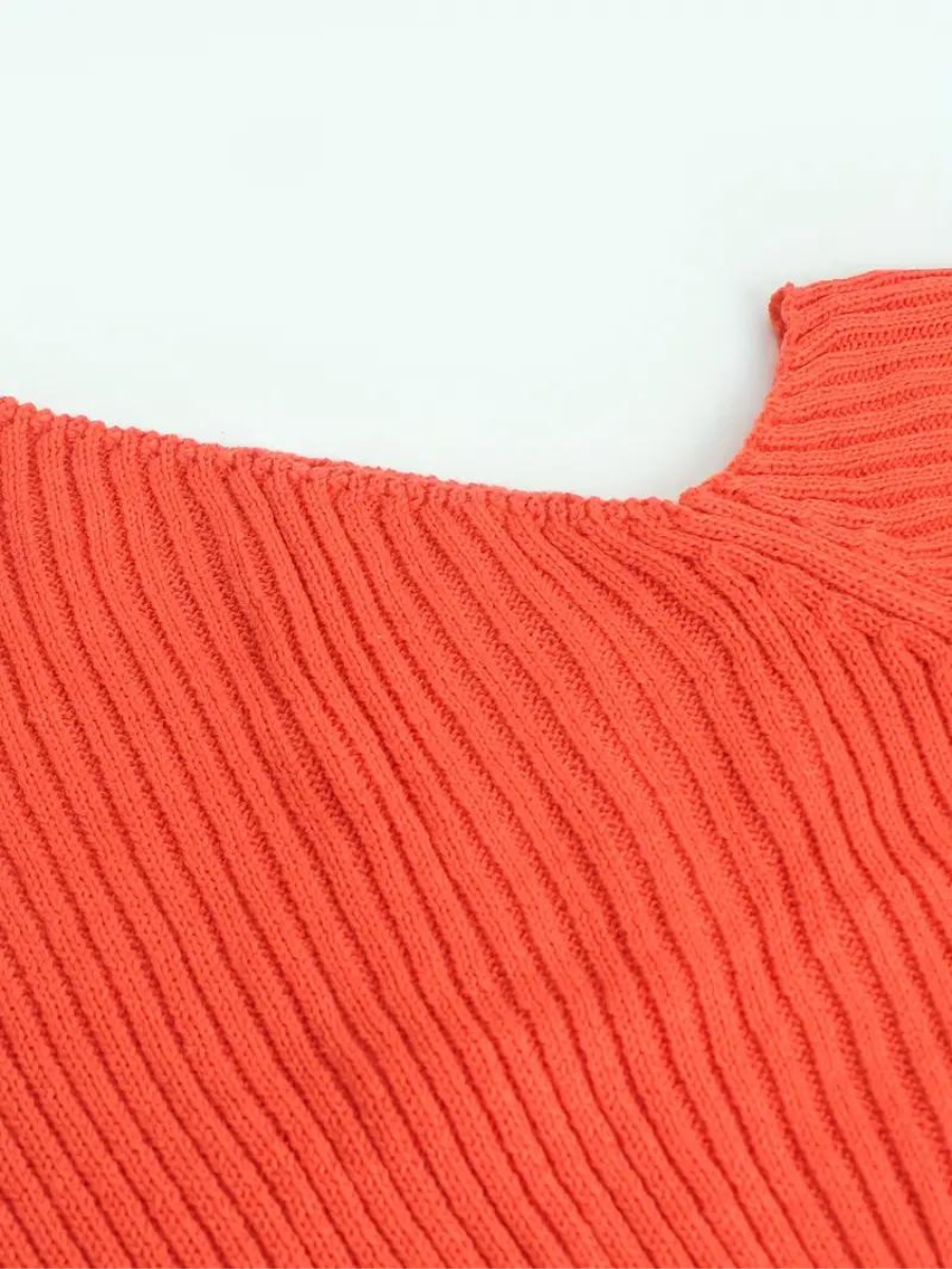 pull en maille côtelée à encolure asymétrique