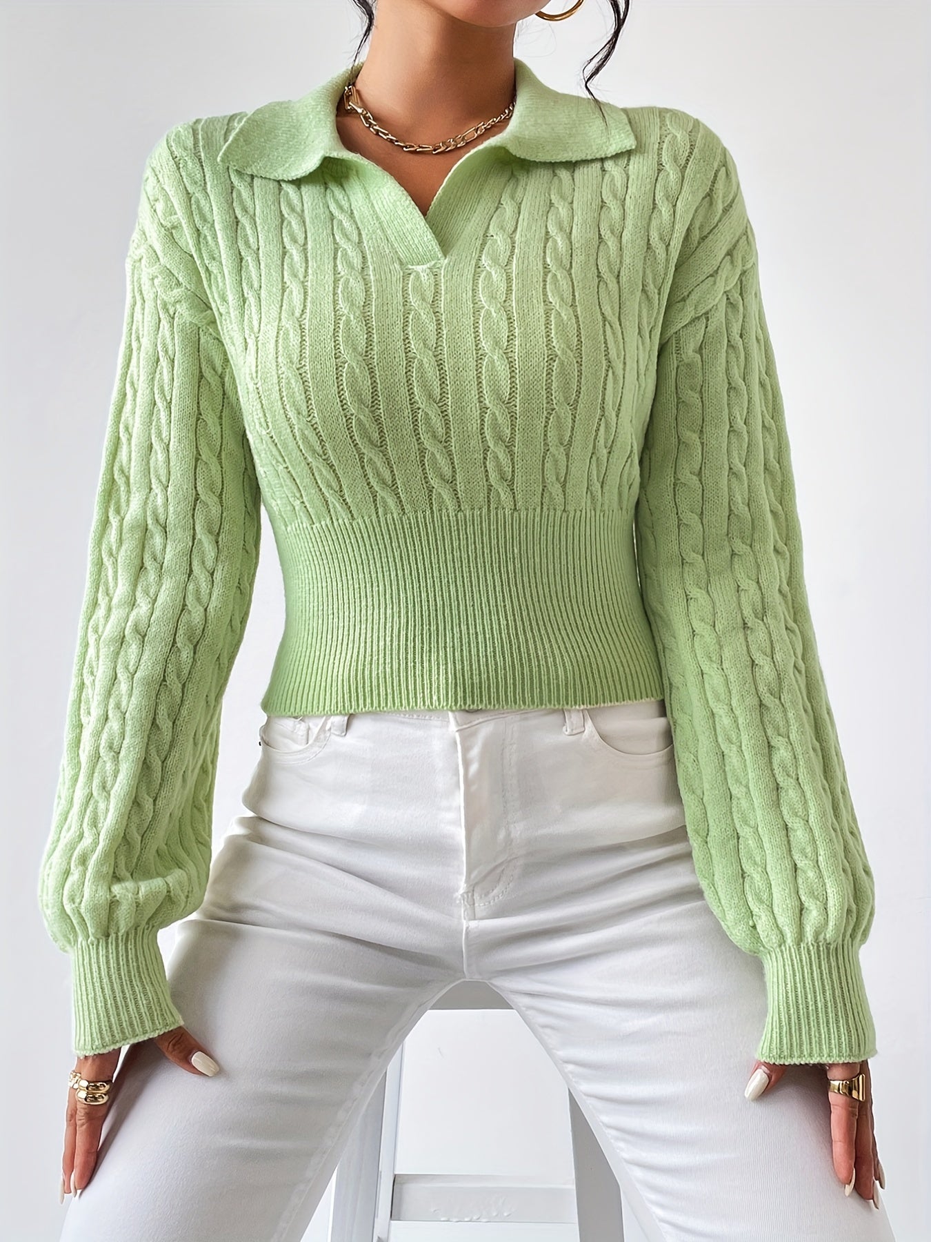 Pull en maille à col V structuré torsadé