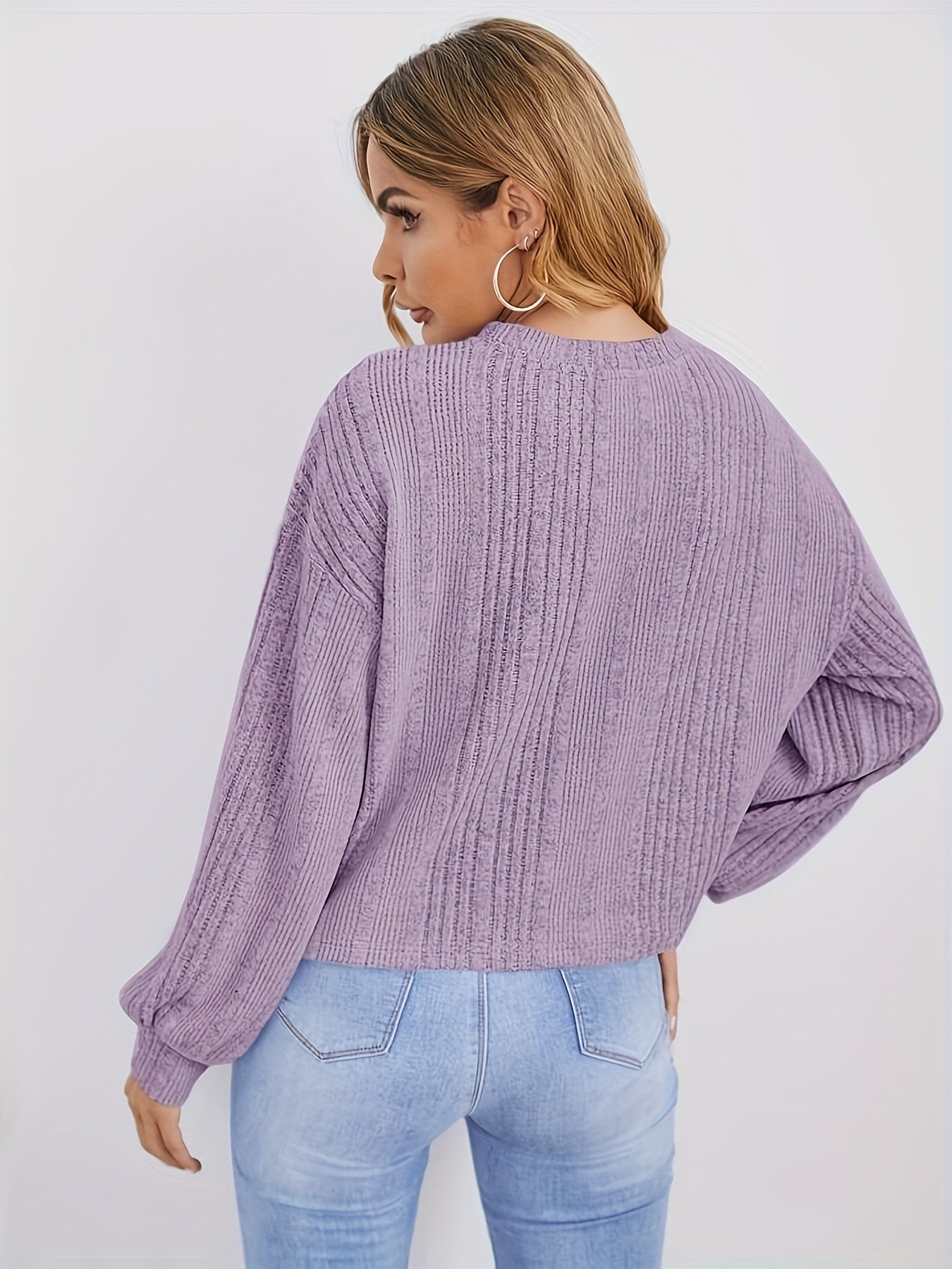 Pull côtelé à col rond et décoration de perles