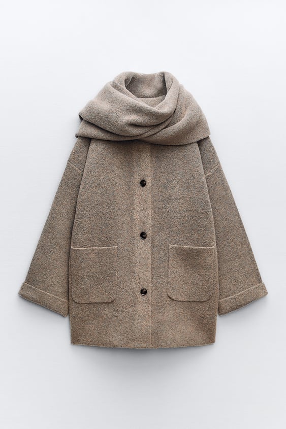 Manteau court en maille avec écharpe