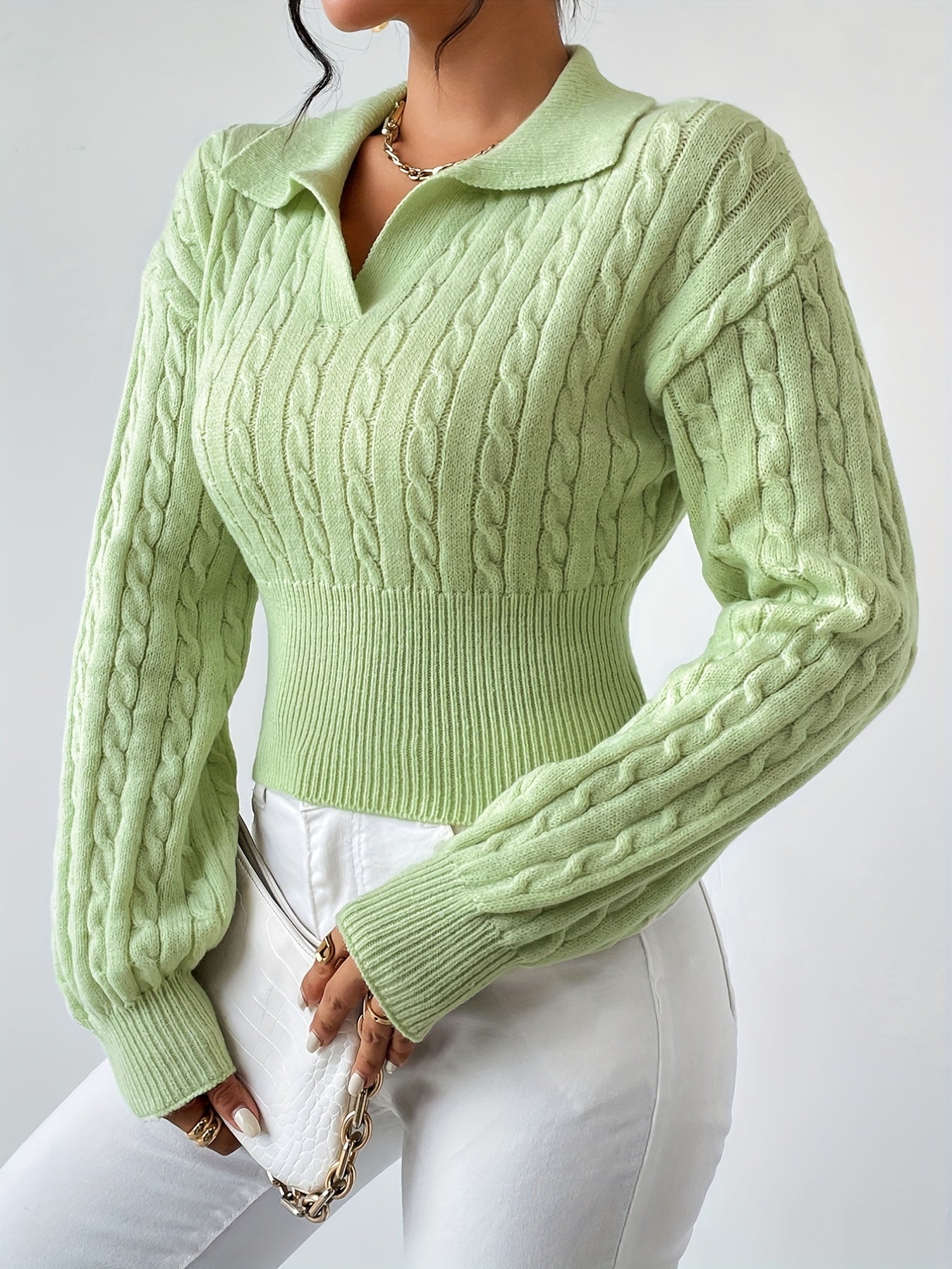Pull en maille à col V structuré torsadé