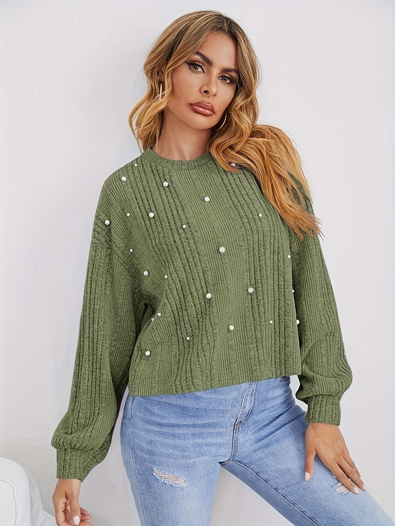 Pull côtelé à col rond et décoration de perles