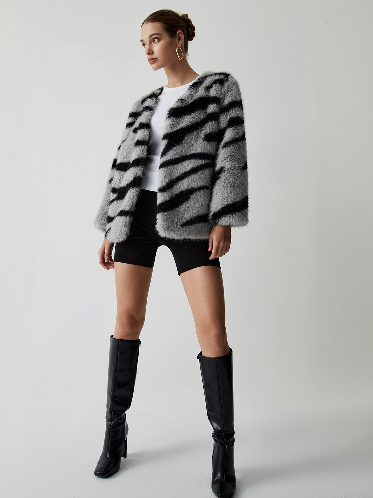 Pull duveteux gris