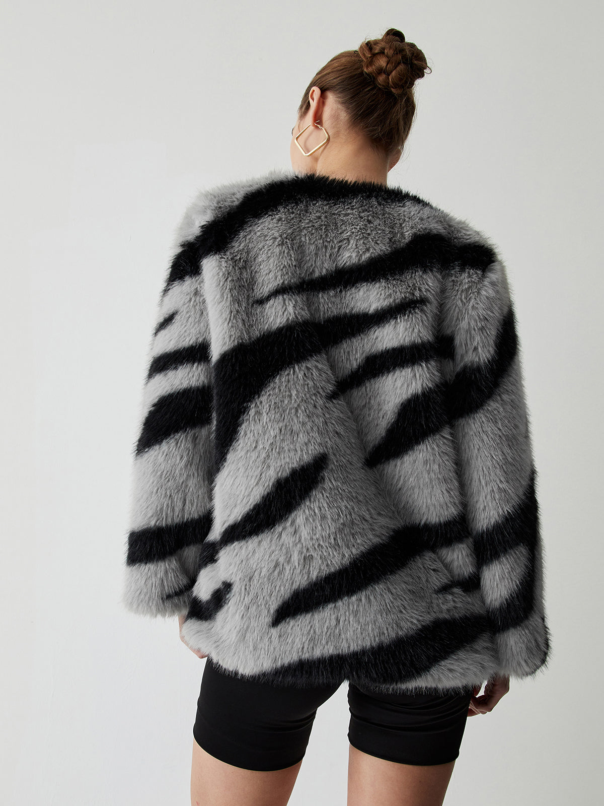 Pull duveteux gris