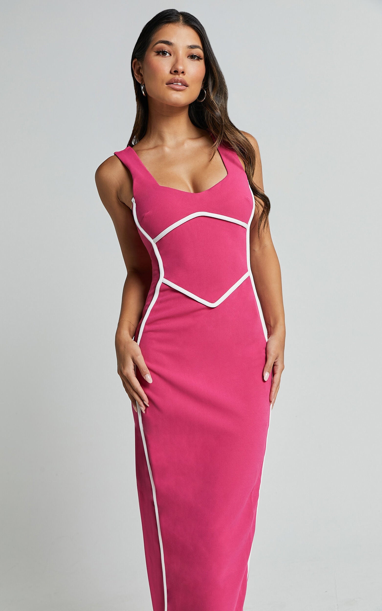Robe longue moulante ? col rond