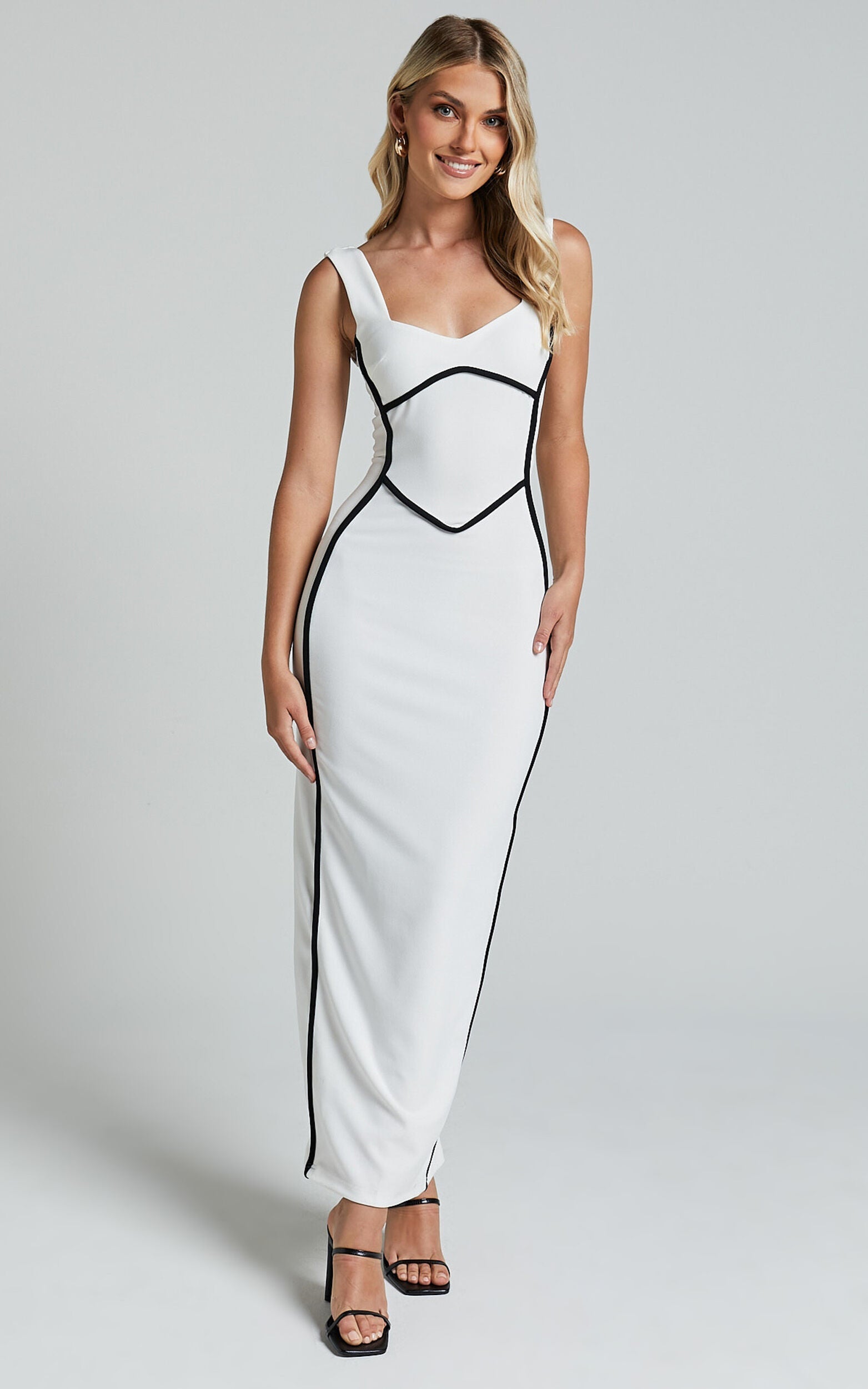 Robe longue moulante ? col rond