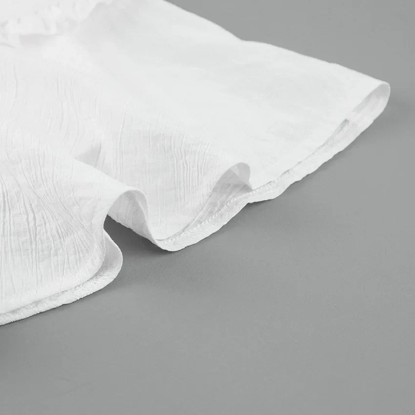Robe d'été blanche à lacets