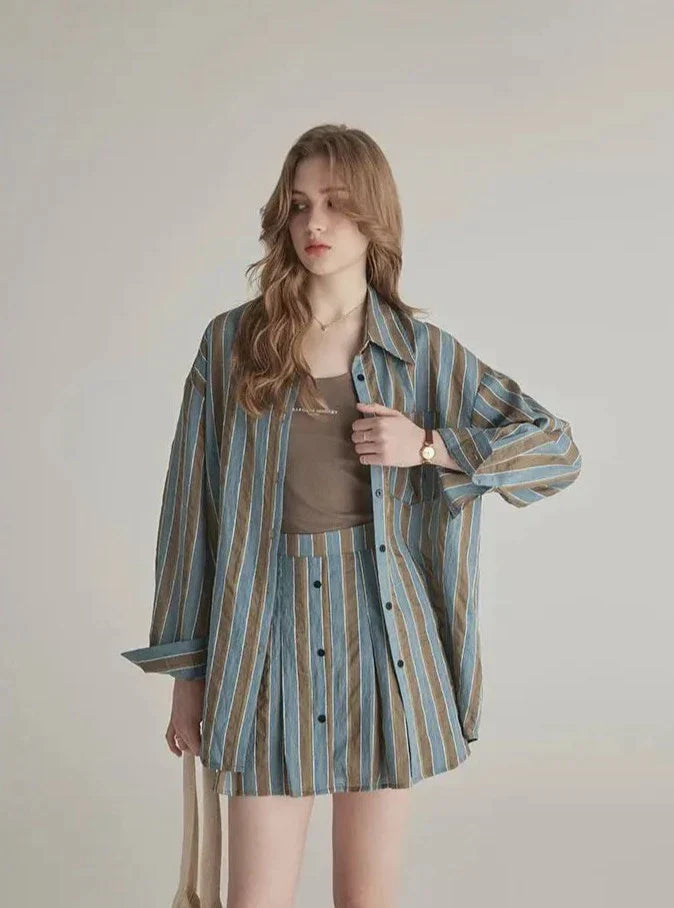 Tailleur chemise et jupe à rayures