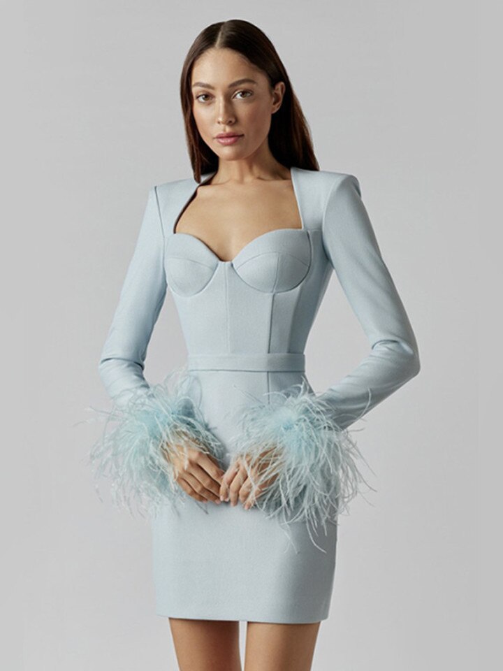 Robe à manches longues avec plumes