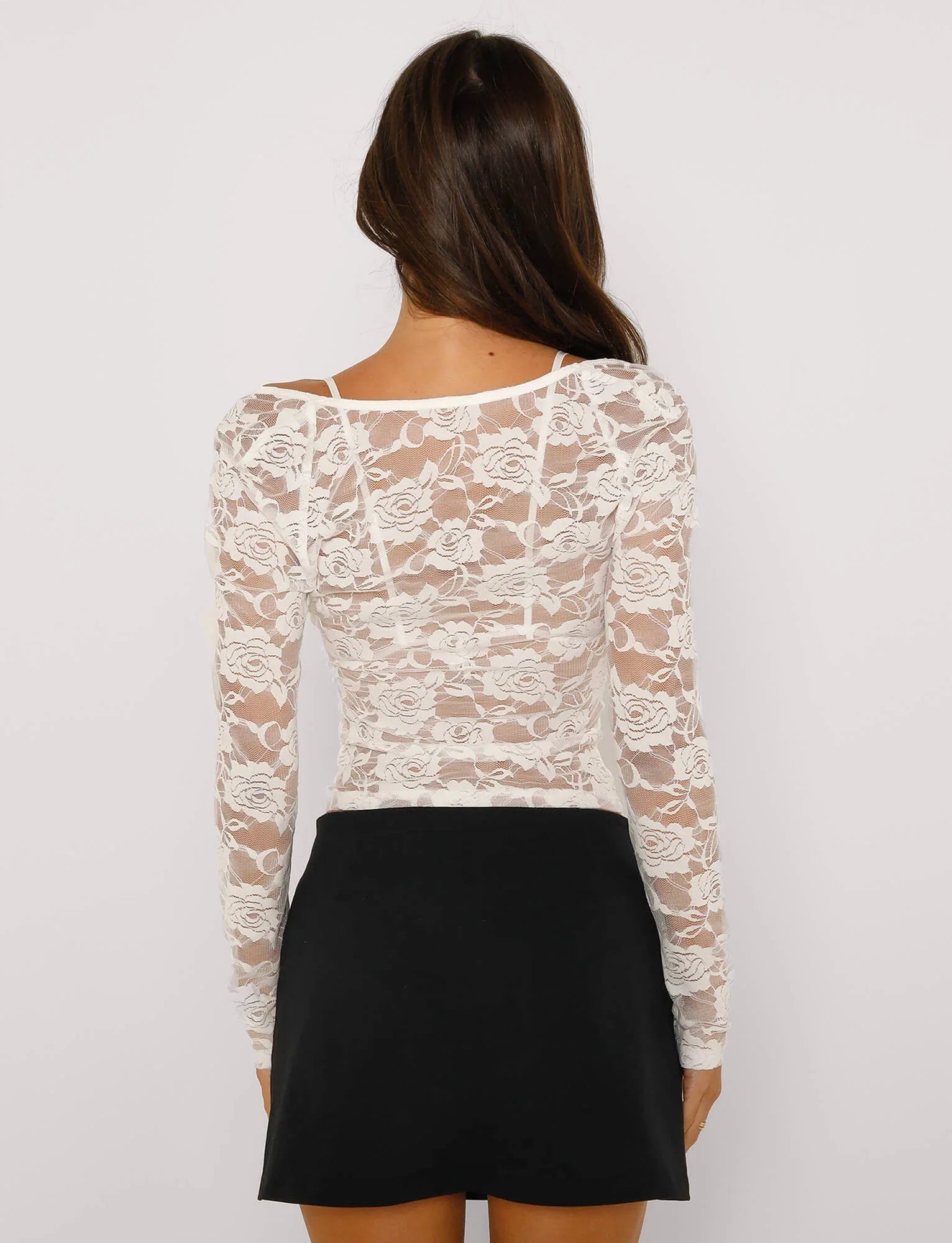 Top translucide à motif floral