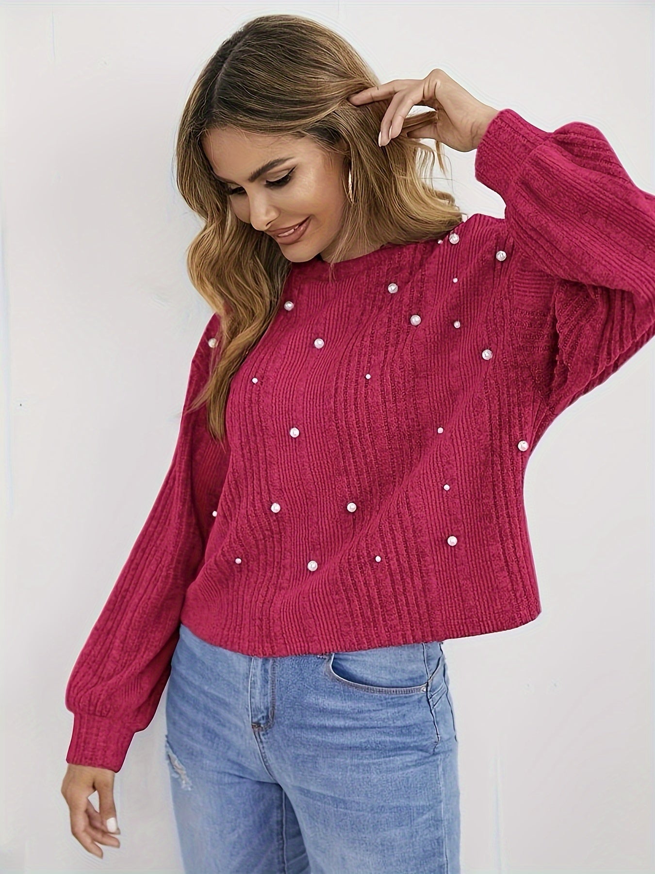 Pull côtelé à col rond et décoration de perles