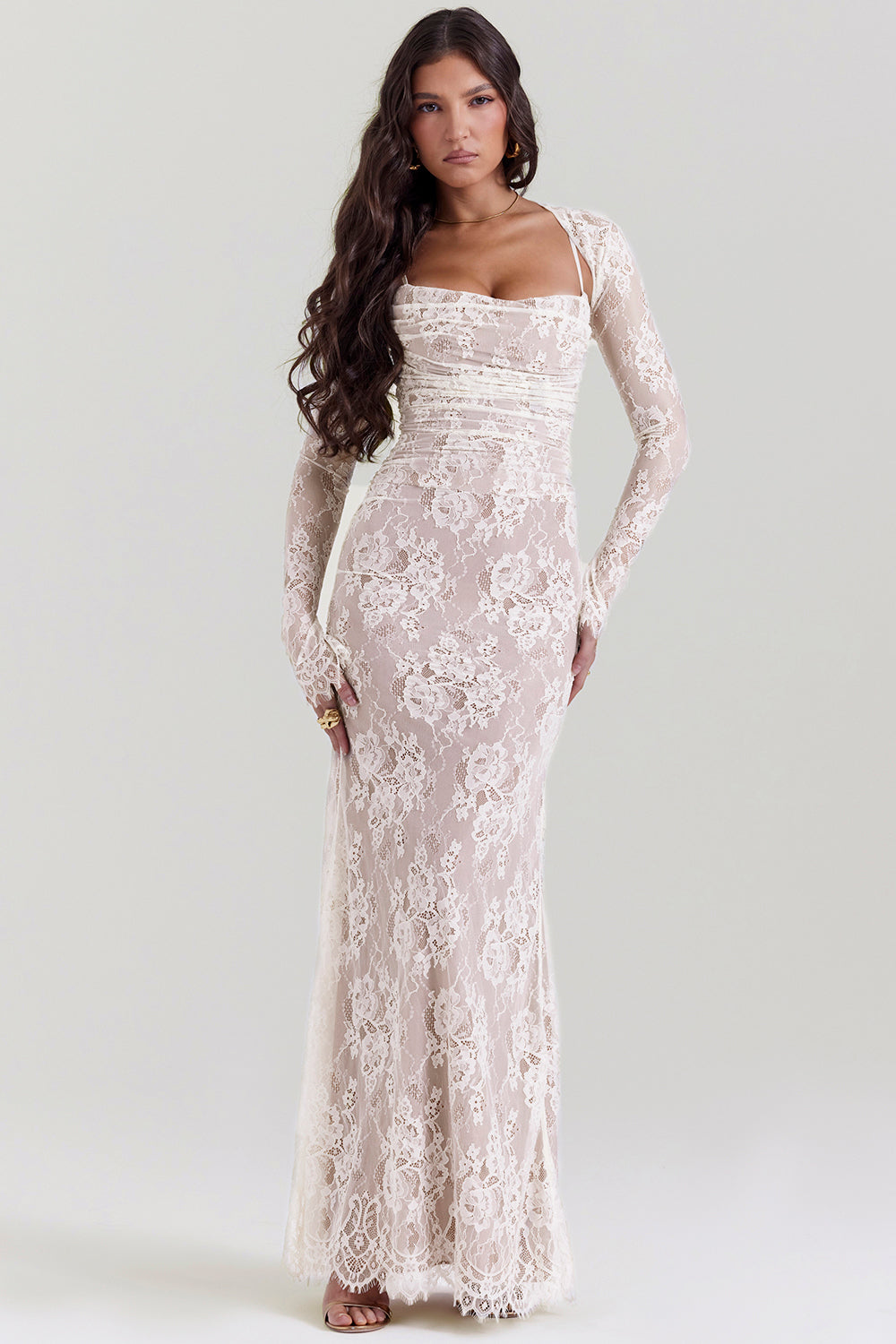 Robe longue en dentelle