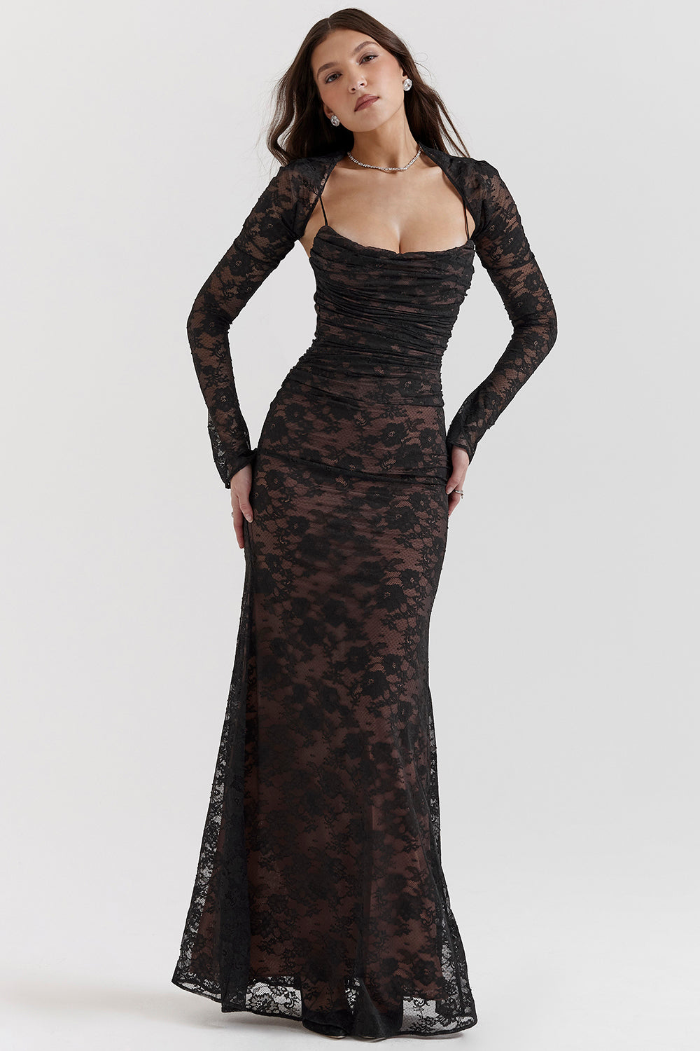 Robe longue en dentelle