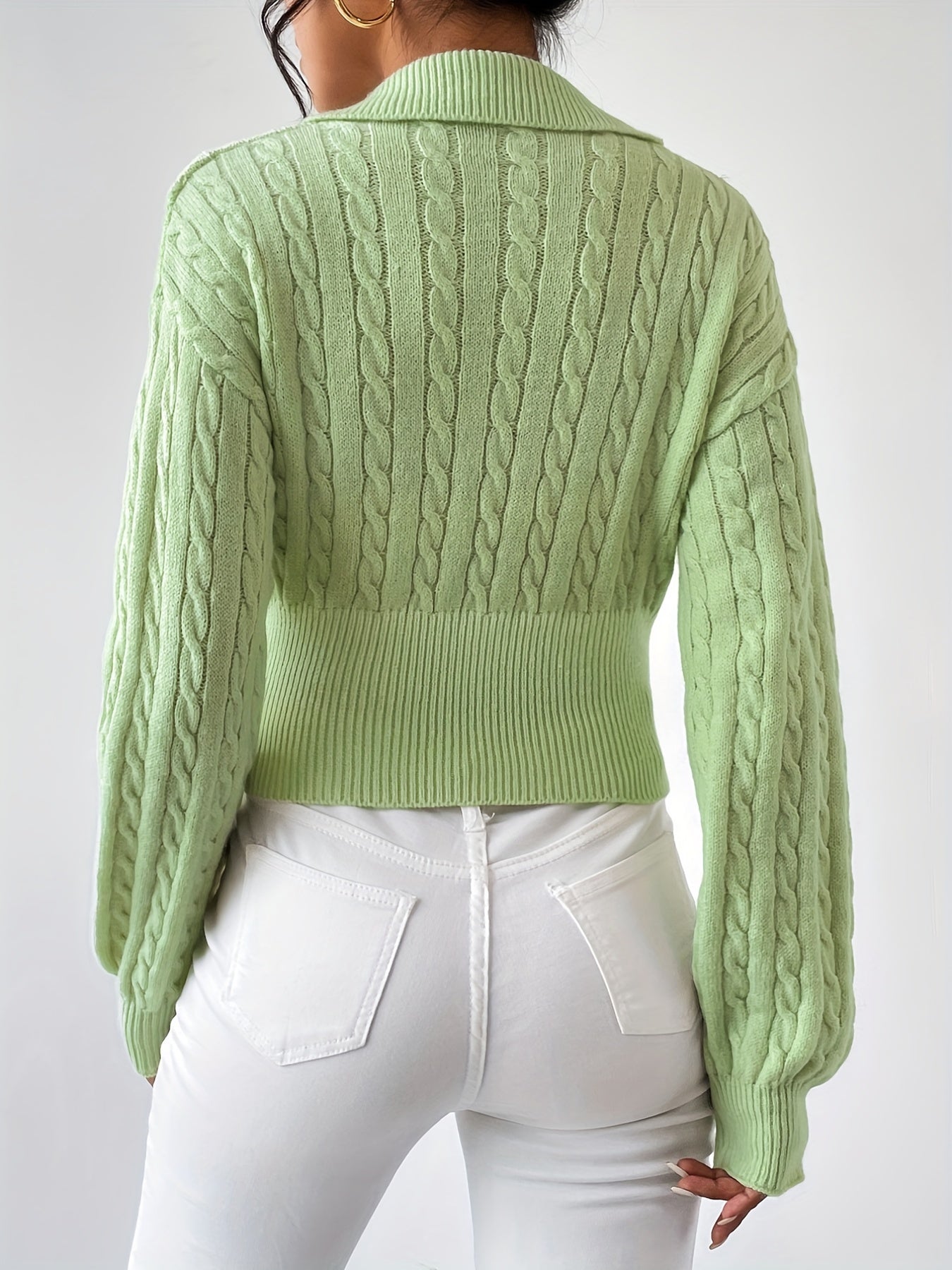 Pull en maille à col V structuré torsadé