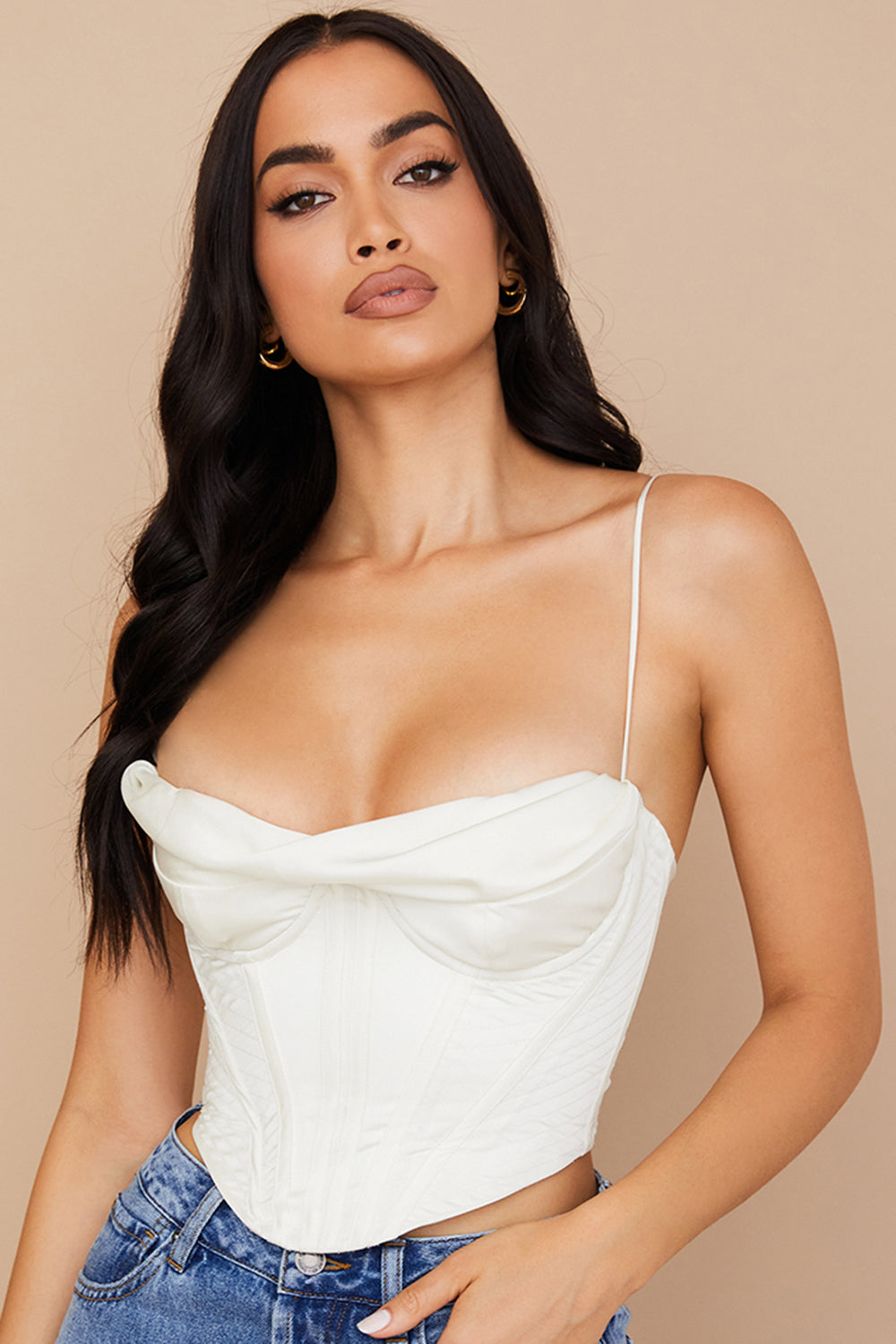 Corset drapé en satin ivoire