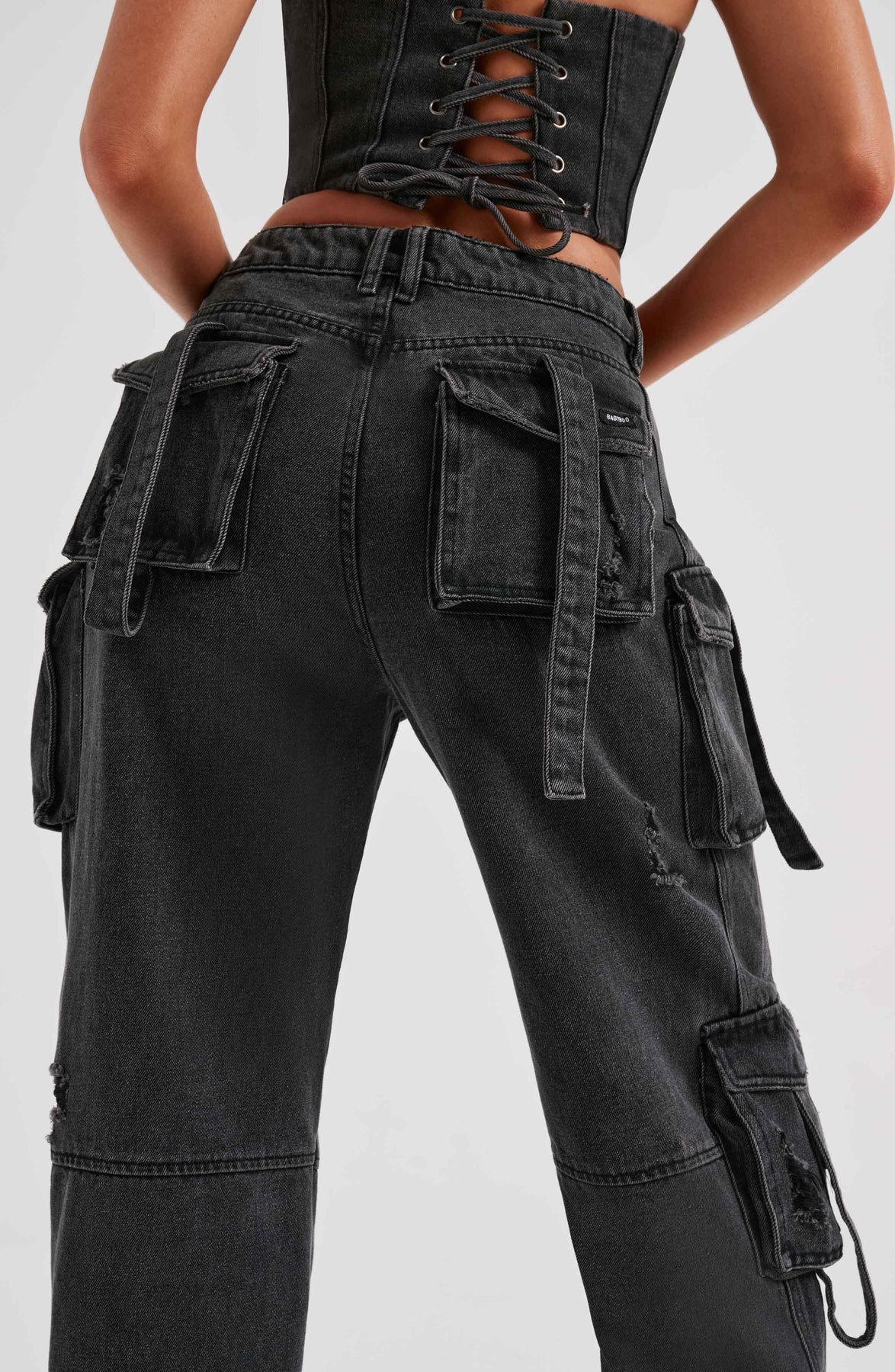Ensemble corset en jean et pantalon cargo
