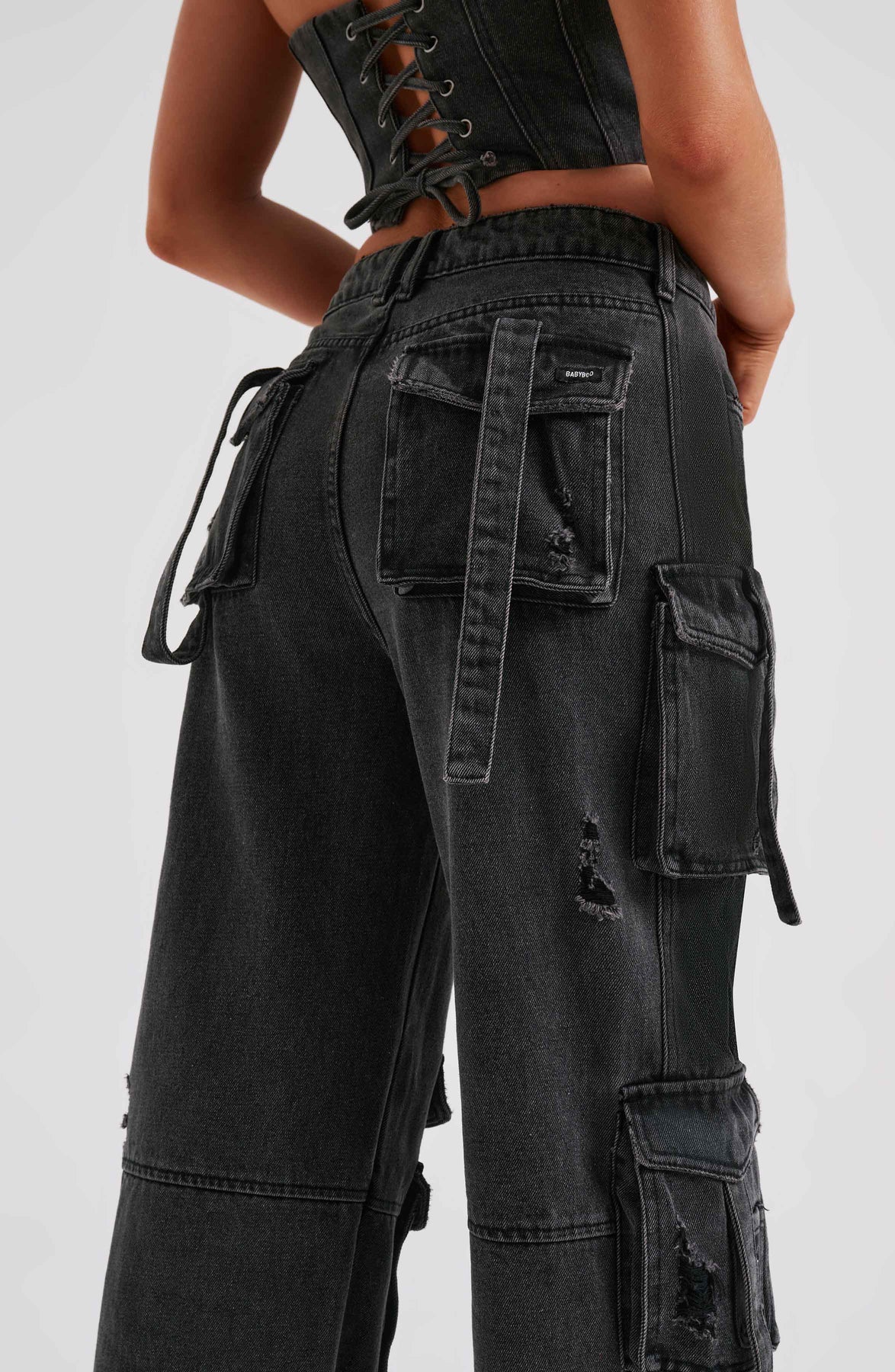 Ensemble corset en jean et pantalon cargo