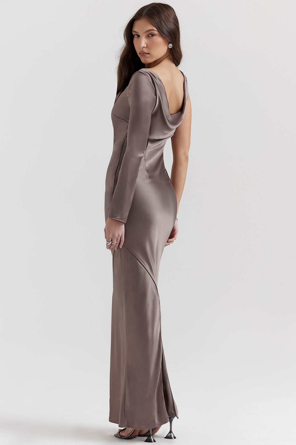 Robe longue fumée avec une manche