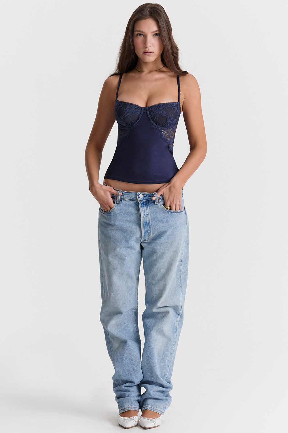 Top bleu marine avec dentelle
