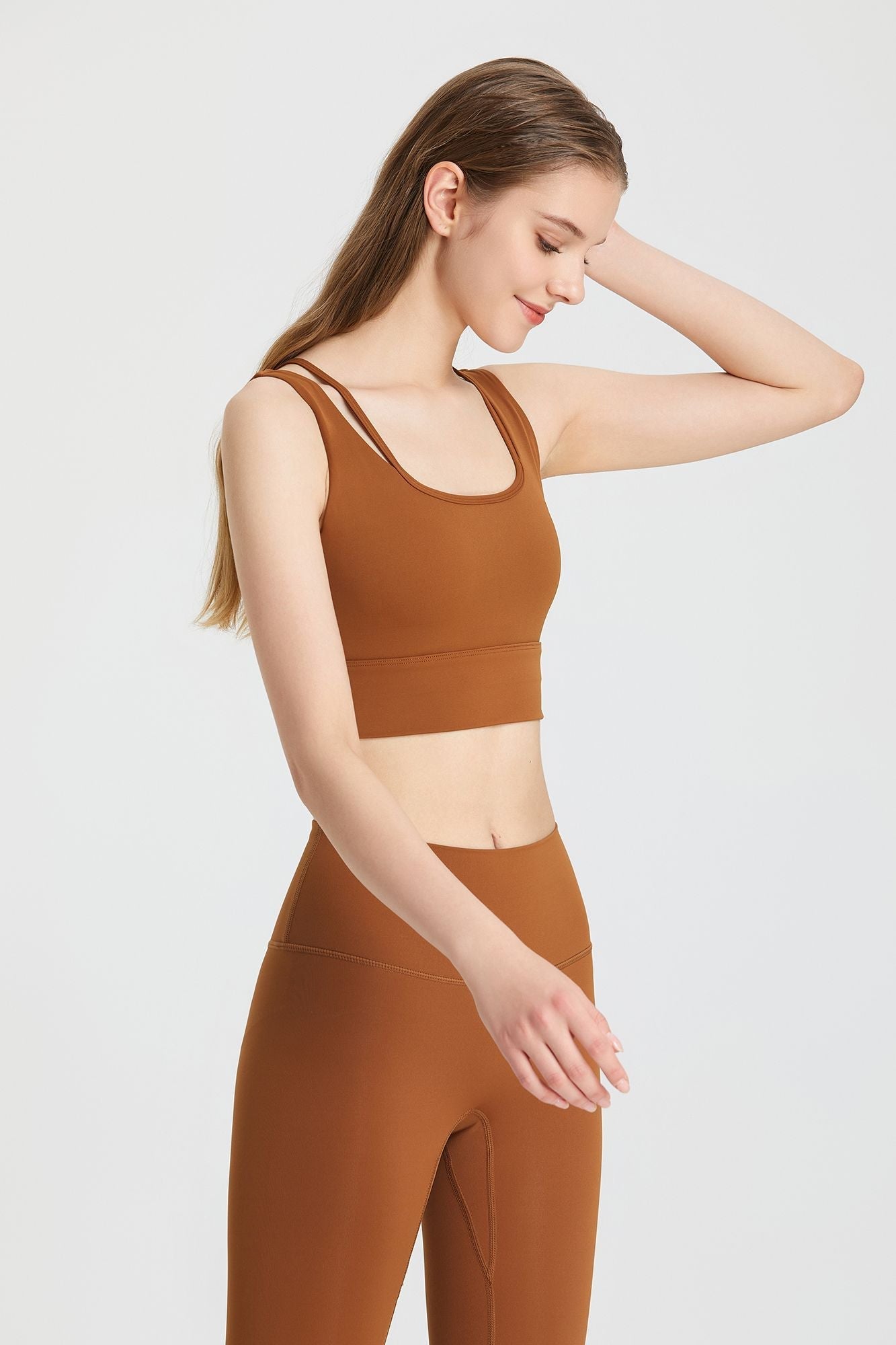 Soutien-gorge de sport avec décolleté en V profond et dos nu
