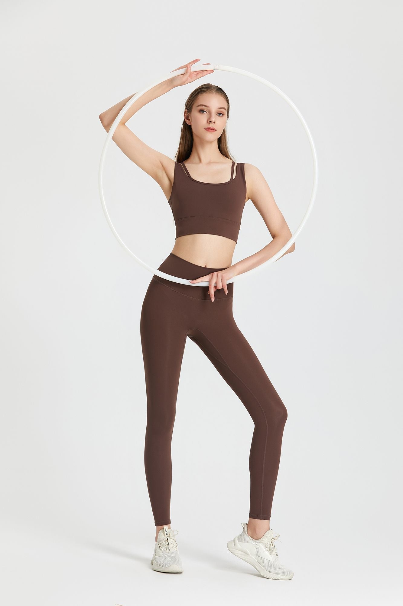 Soutien-gorge de sport avec décolleté en V profond et dos nu