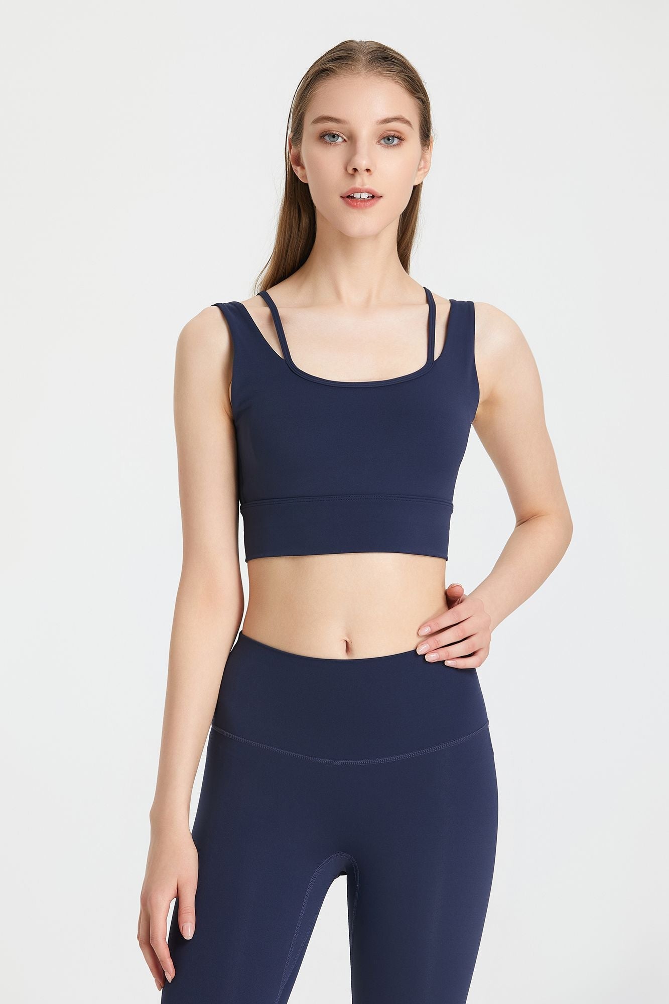 Soutien-gorge de sport avec décolleté en V profond et dos nu