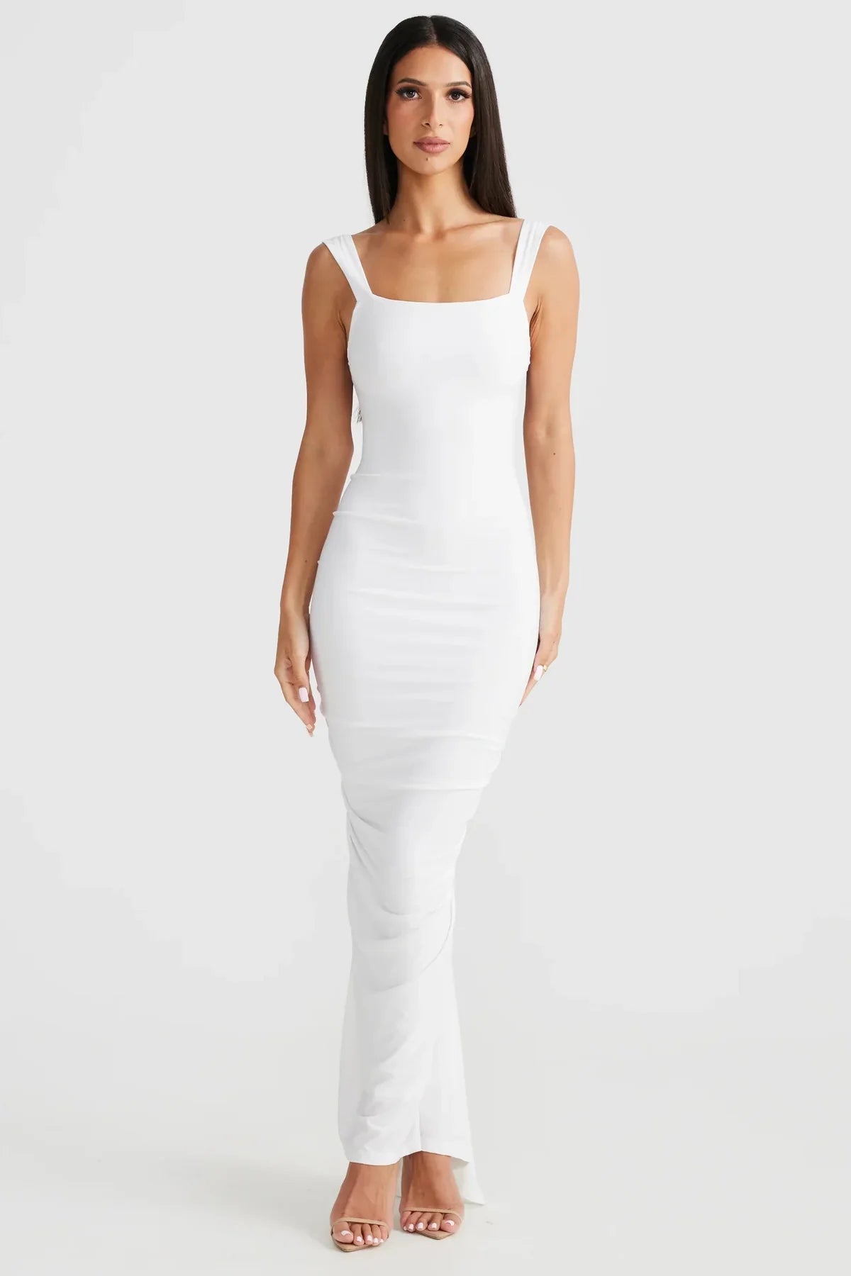 Robe longue fourreau plissée dos nu