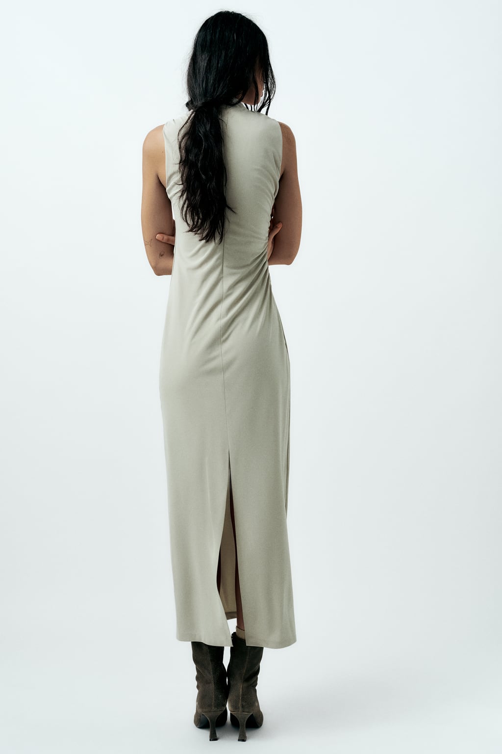 Robe mi-longue sans manches en vert clair