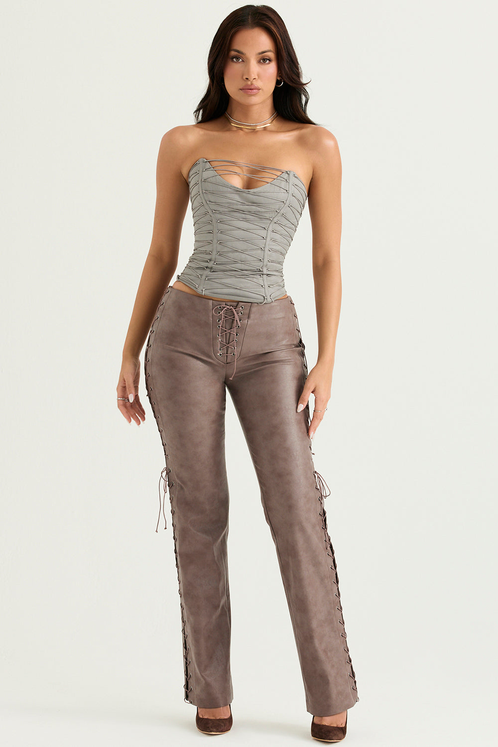 Corset à lacets fumé avec pantalon à lacets en cuir végétalien moka