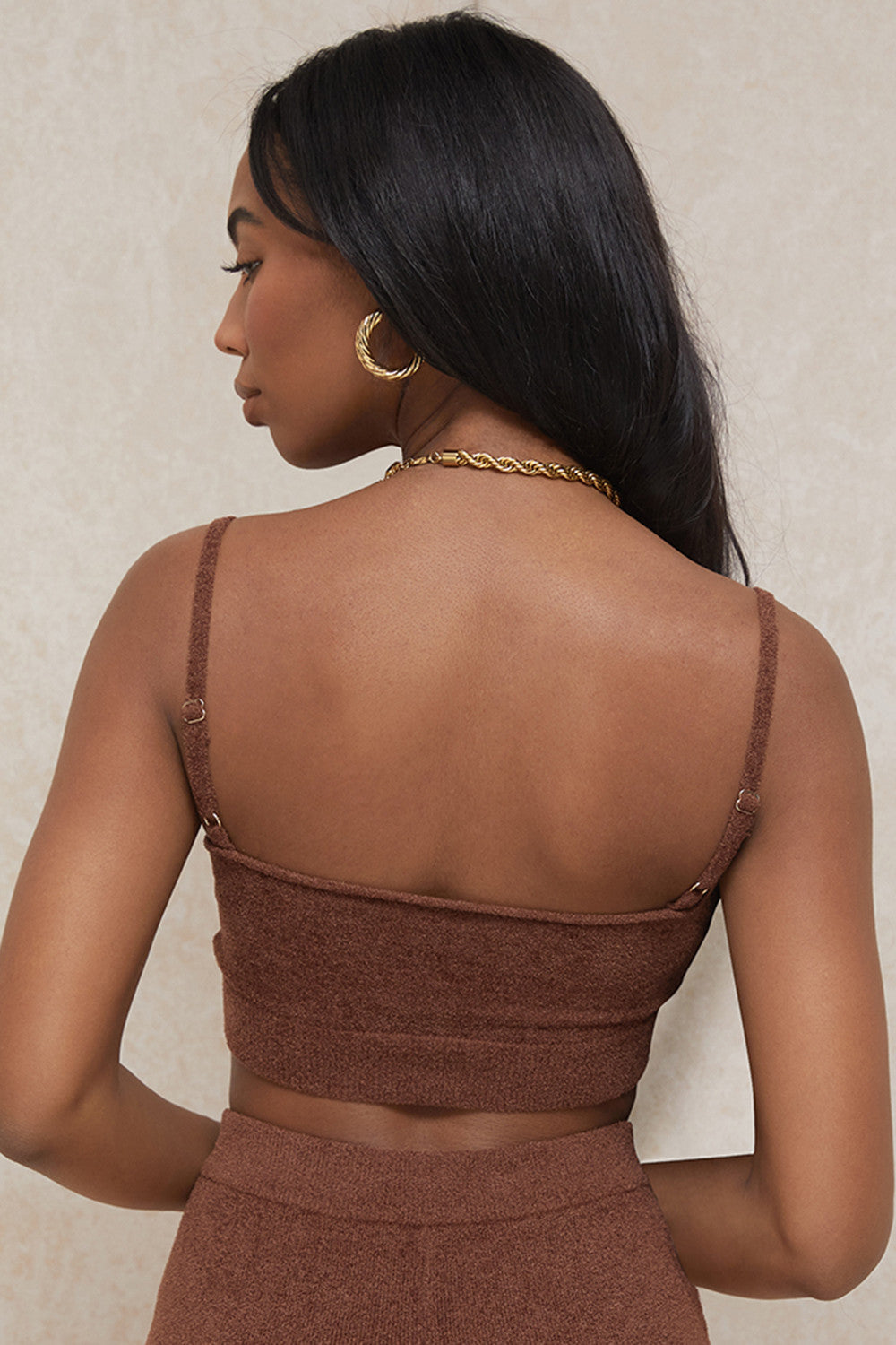 Top court en tricot moelleux chocolat avec short taille haute