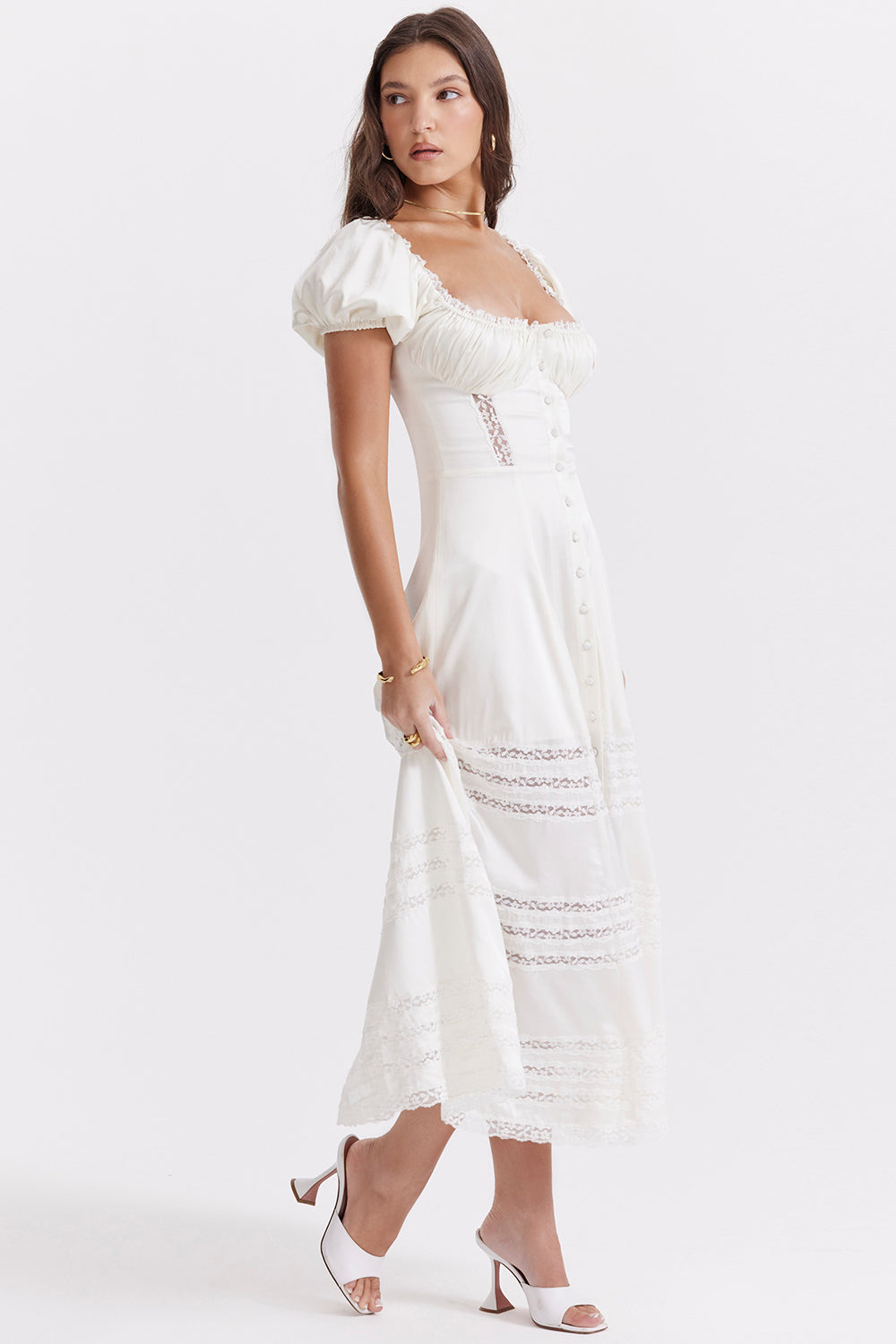 Robe de couleur ivoire en soie véritable avec manches bouffantes