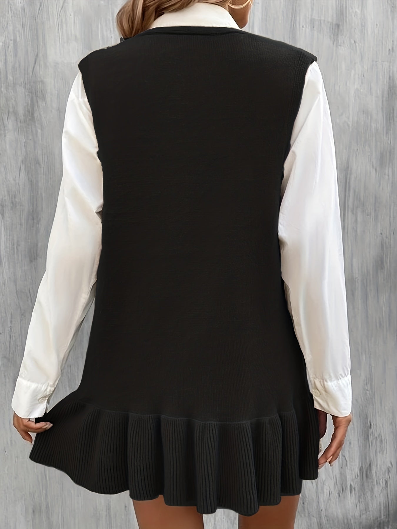 Robe en maille avec ourlet volanté