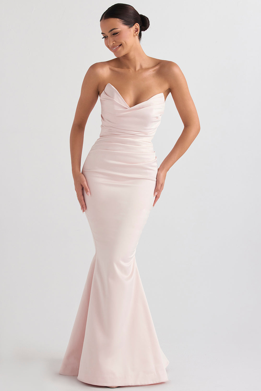 Robe bustier en satin champignon