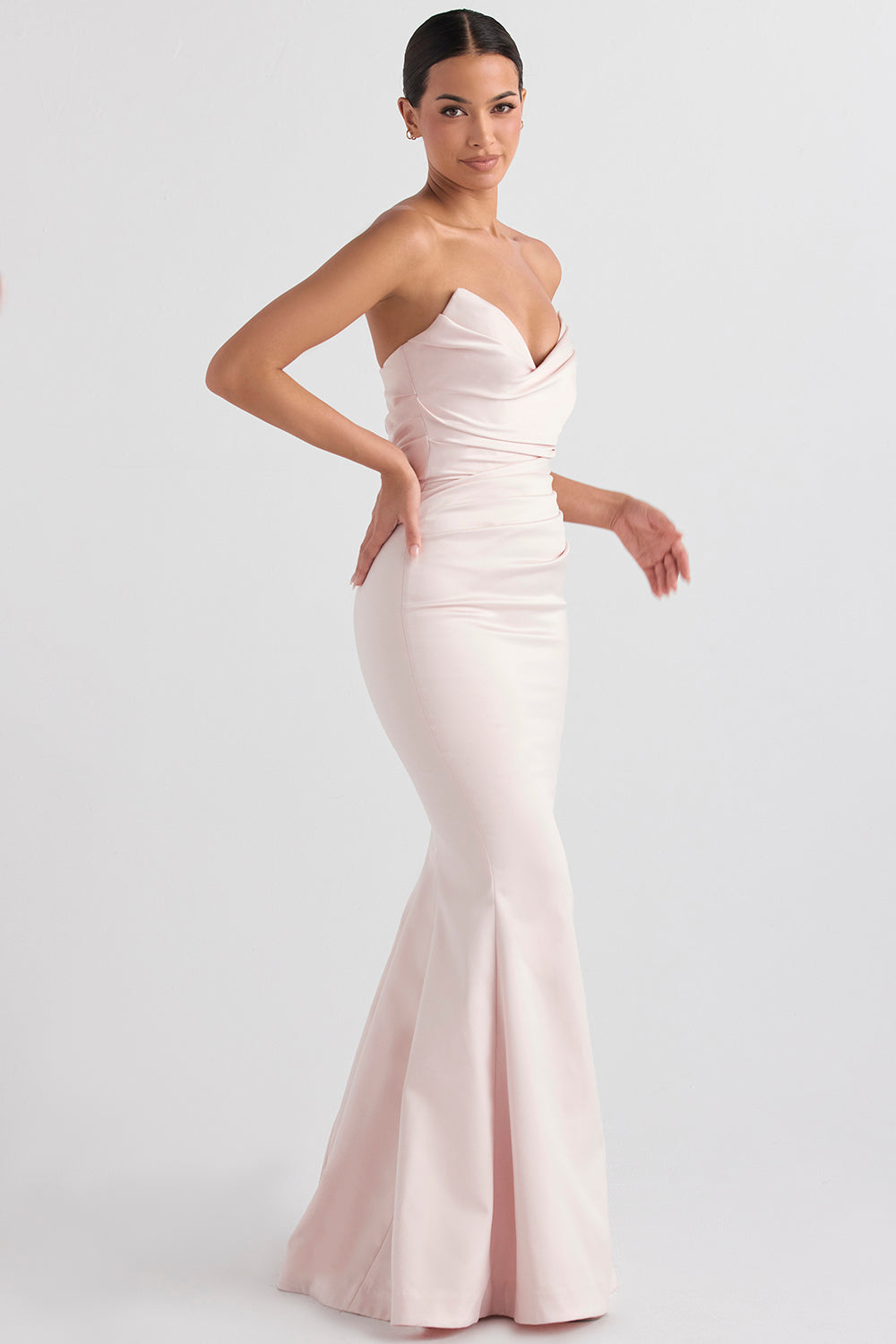 Robe bustier en satin champignon