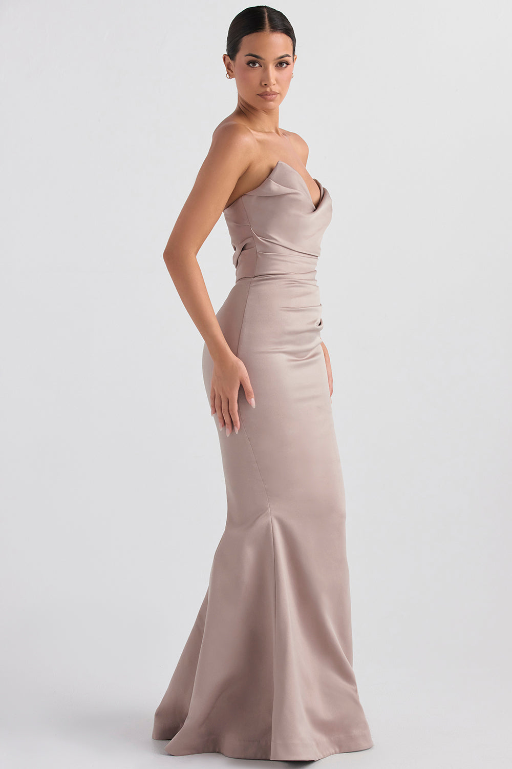 Robe bustier en satin champignon
