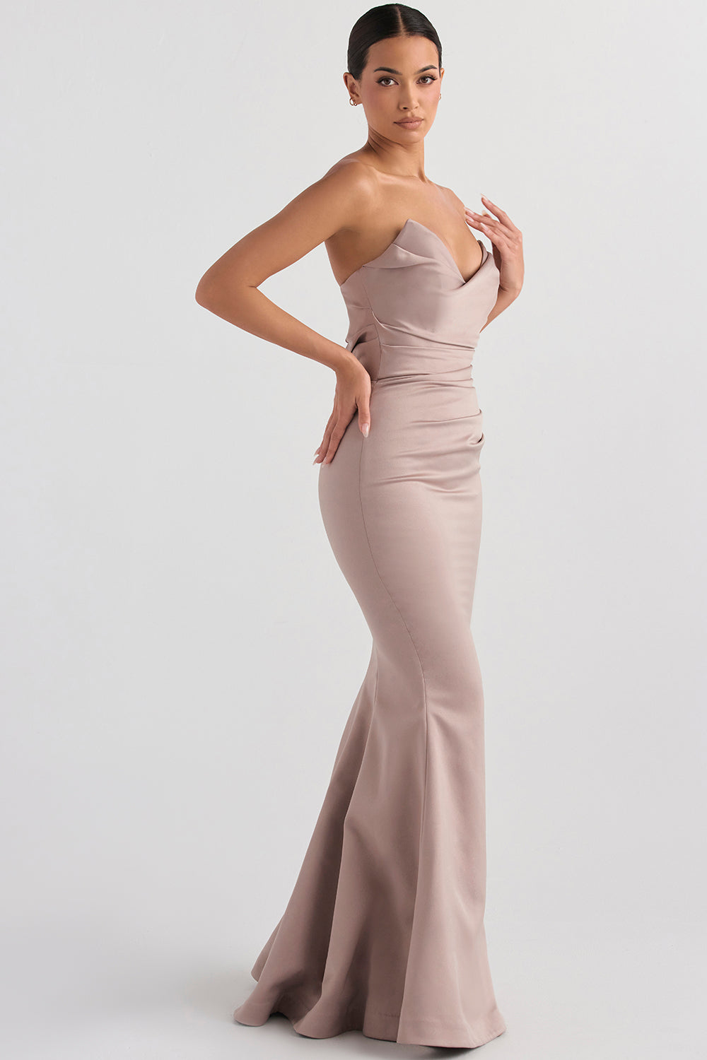 Robe bustier en satin champignon