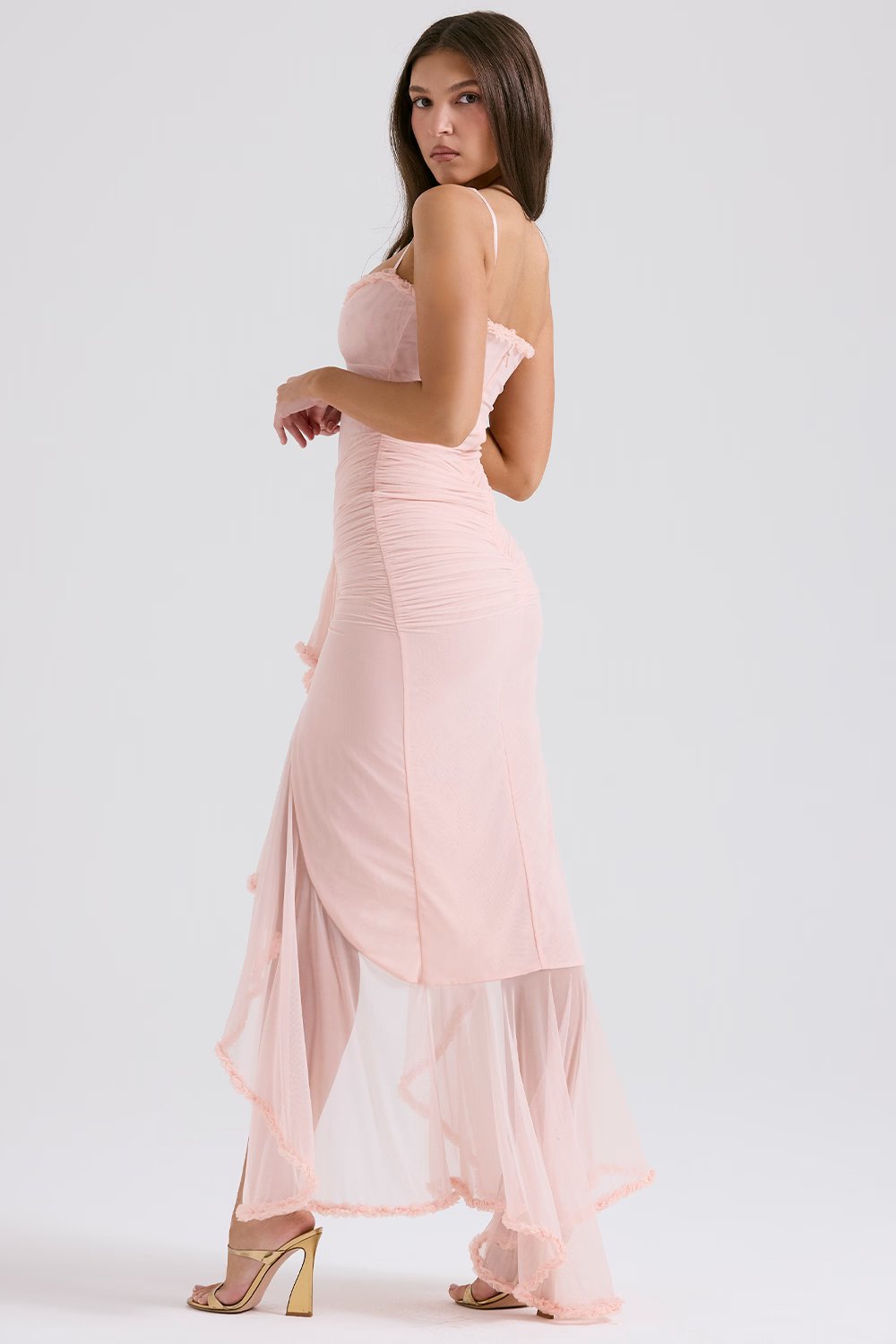 Robe couleur p?che douce ? volants